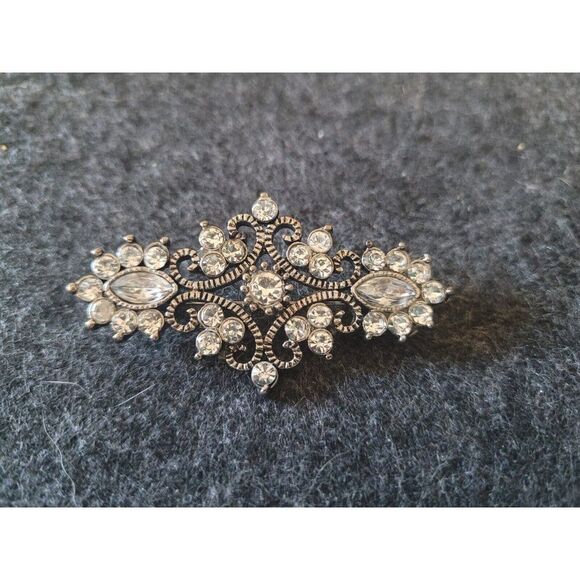 Vintage style Silver tone and rhinestone brooch pin - Picture 3 of 4